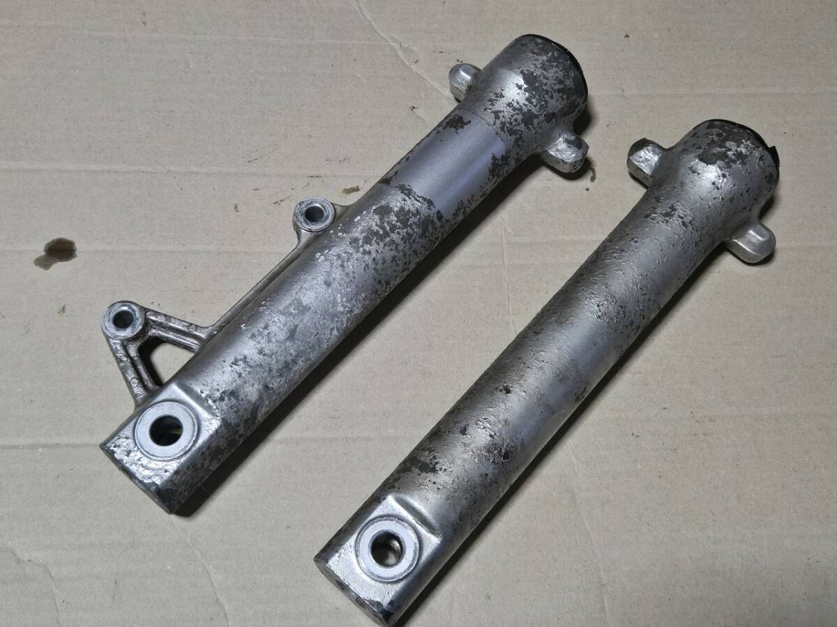 NSR50(後期)用 フロントフォークアウターチューブ 中古ジャンク品 再生用 塗装剥げ・腐食あり NSR80拍卖