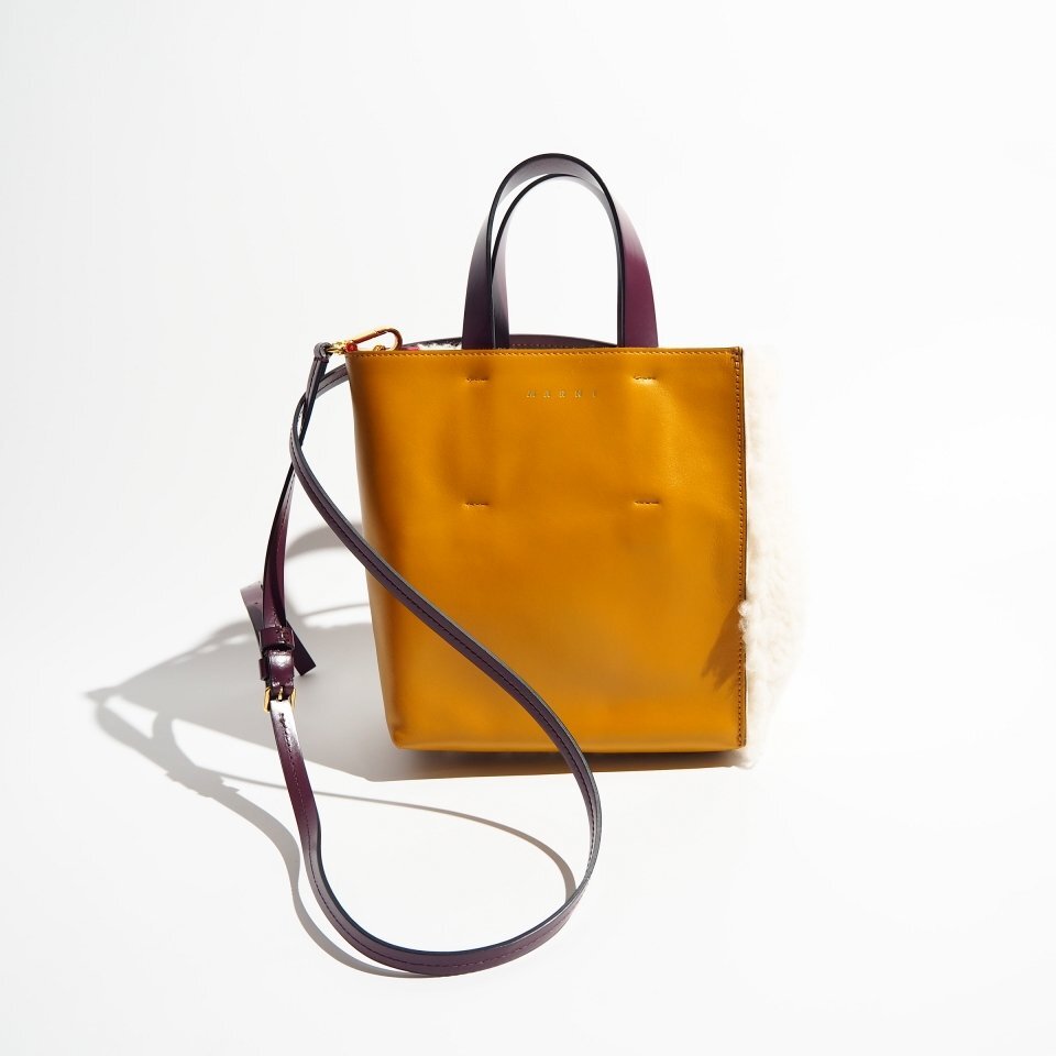P8687P ▼MARNI マルニ▼ MUSEO SOFT ムートン×レザー ショルダー付き 2way トートバッグ ホワイト マスタード プラム ミュゼオ rb mks拍卖