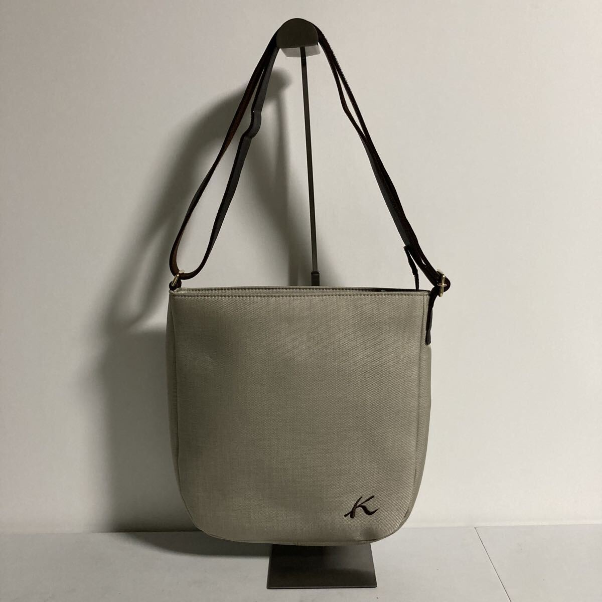 1円スタート!キタムラショルダーバッグ Kitamura バッグ 斜め掛けショルダー クリーム×黒拍卖