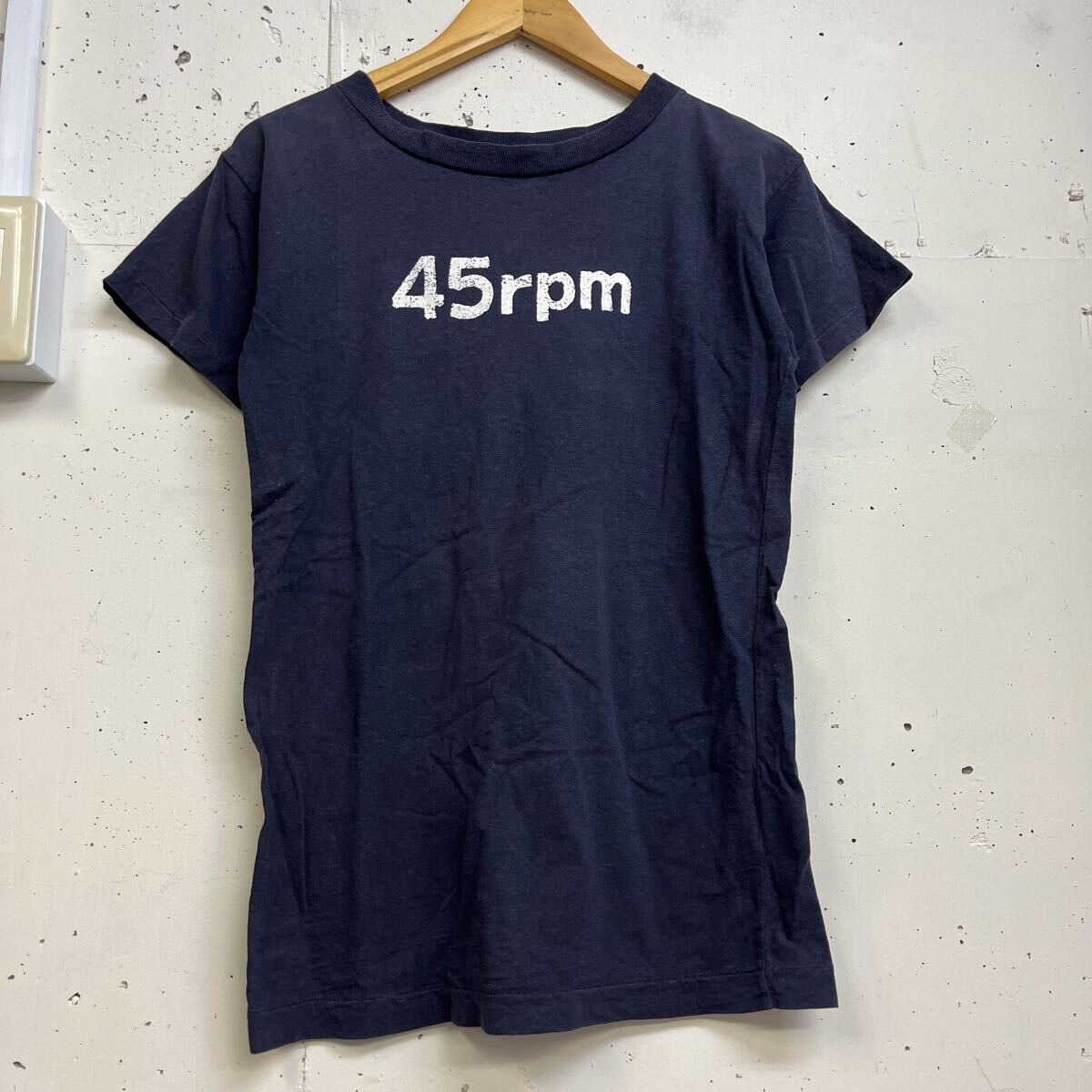 45rpm フォーティーファイブアール ロゴプリント サイズ1 半袖 tシャツ Tee カットソー トップス 紺 ネイビー サイズ1 コットン拍卖