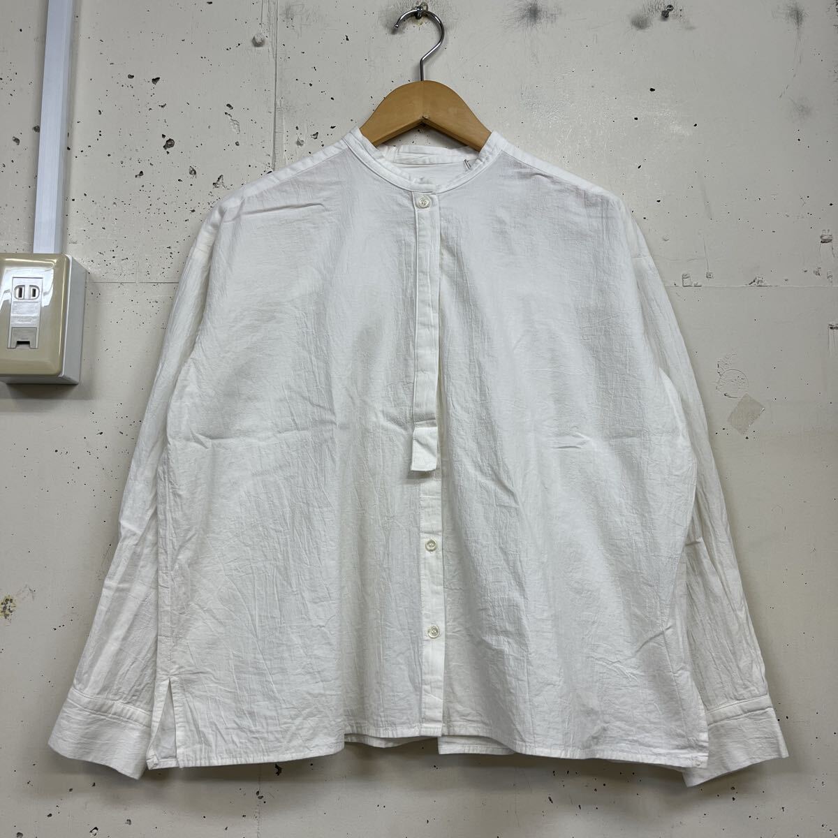 Hands of Cseation ハンズオブクリエイション ノーカラー 長袖シャツ ブラウス 白 ホワイト コットン 綿 サイズフリー 日本製拍卖