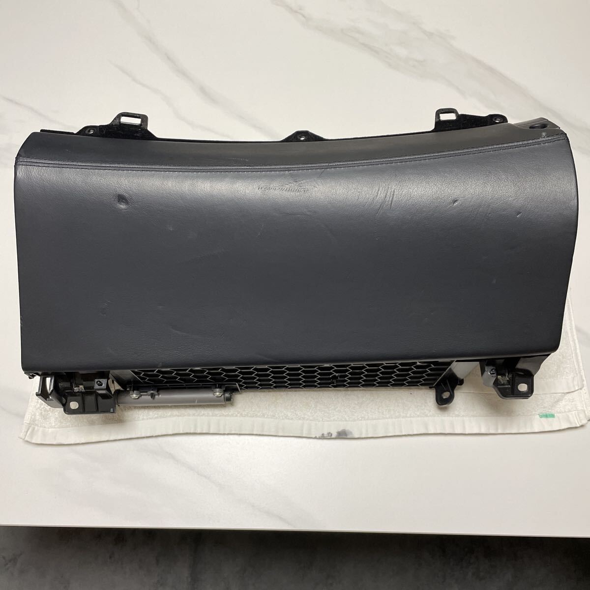 美品 LS600 中期 本革 グローブボックス box インパネ インストルメントパネル uvf usf LS460 レクサスLS fスポーツ uz sz ②拍卖