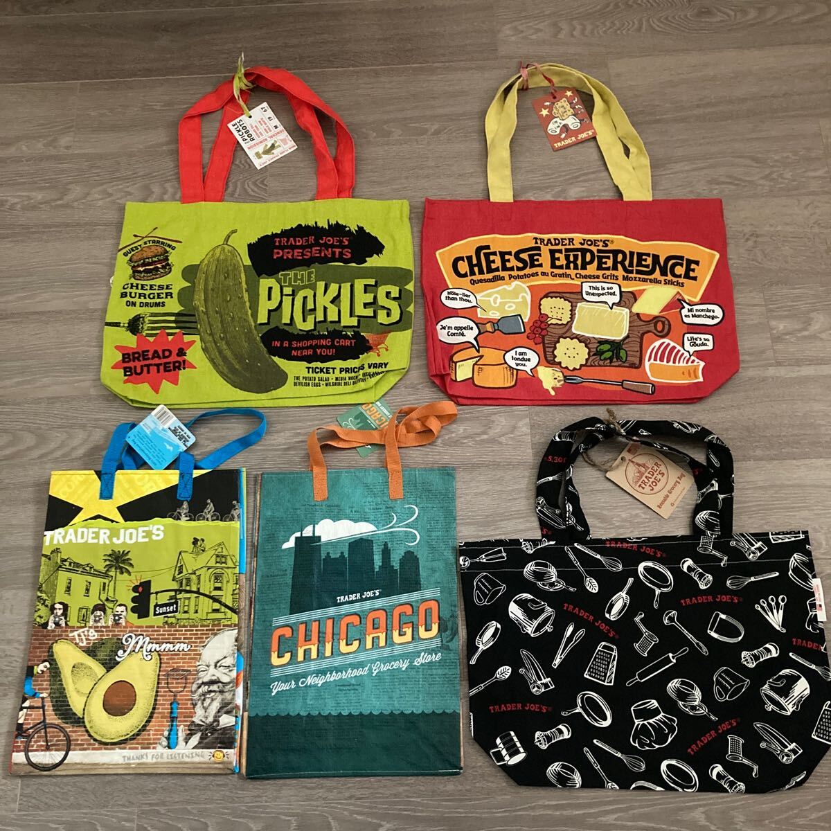 新品未使用トレーダージョーズTRADER JOE’Sエコバッグ5枚セットトートバッグMade in USAアメリカ製ChicagoシカゴSanta Monicaサンタモニカ拍卖