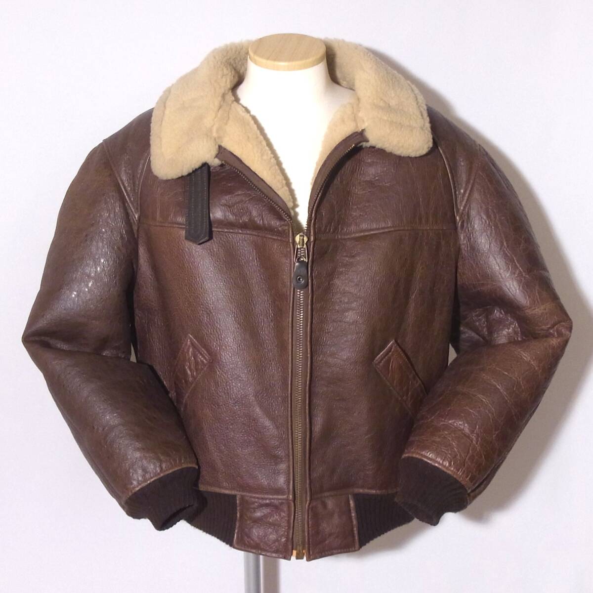 美品AVIREX【アビレックスB-6/44】大きいサイズ程/コンパクトでお洒落/B3/②拍卖