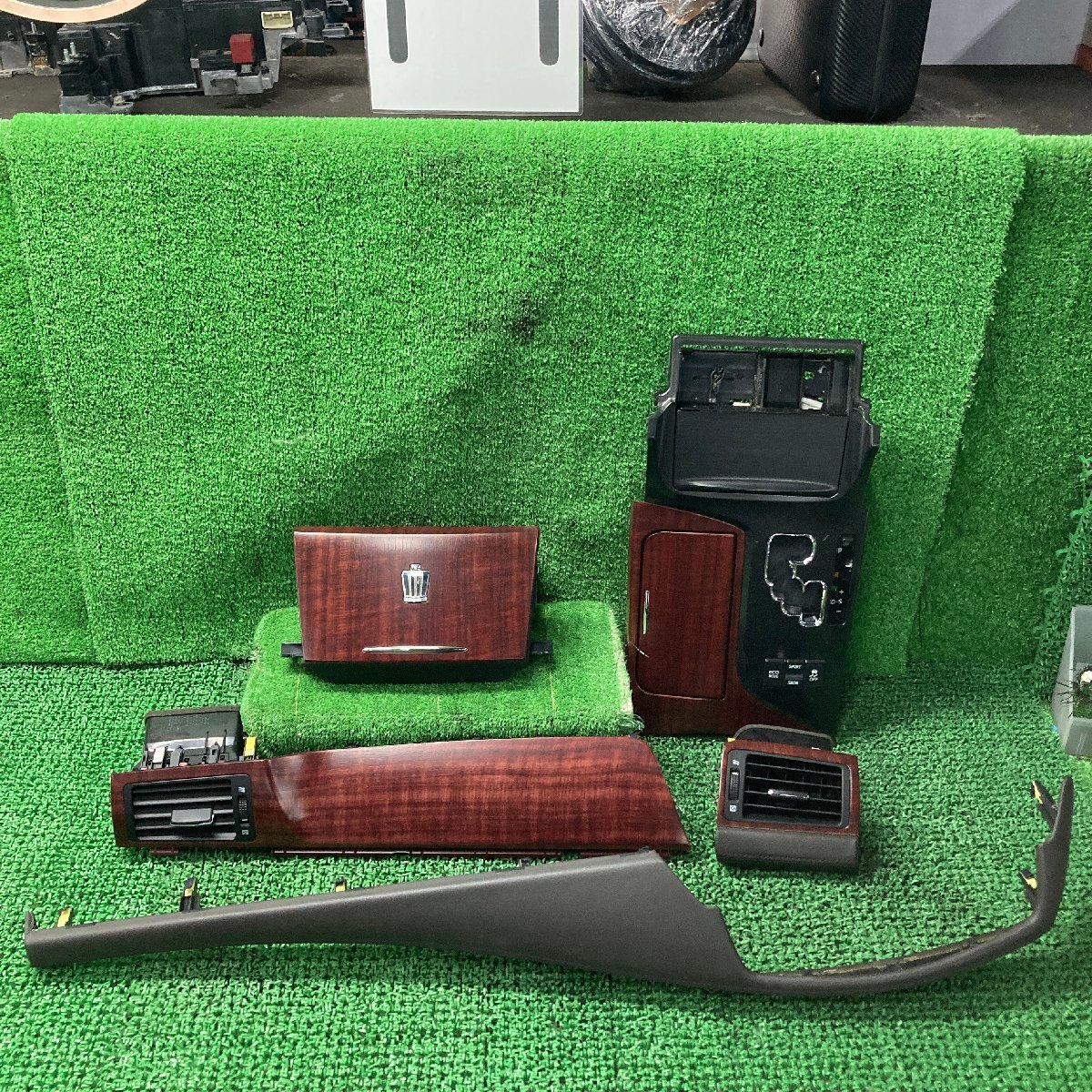 ♪♪クラウン GRS202 ロイヤルサルーン 内装パネルセット インパネ シフトパネル エアコン吹き出し口 木目調 レザー (W6492)♪♪拍卖