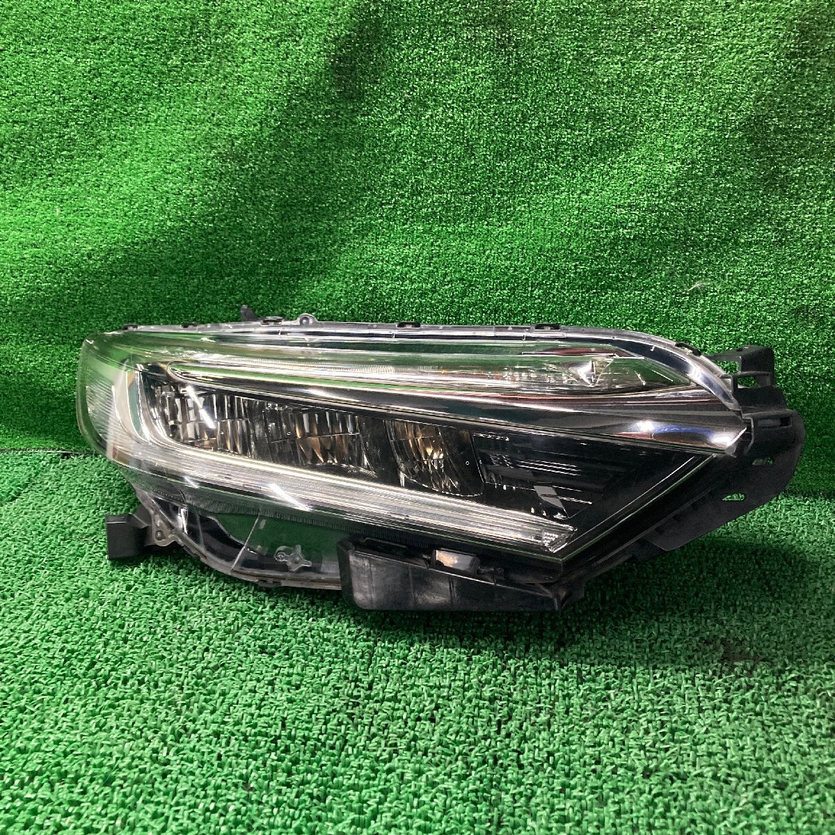 ♪♪シャトル GP7 X 右 ヘッドランプ ヘッドライト STANLEY W2386 (W6683)♪♪拍卖