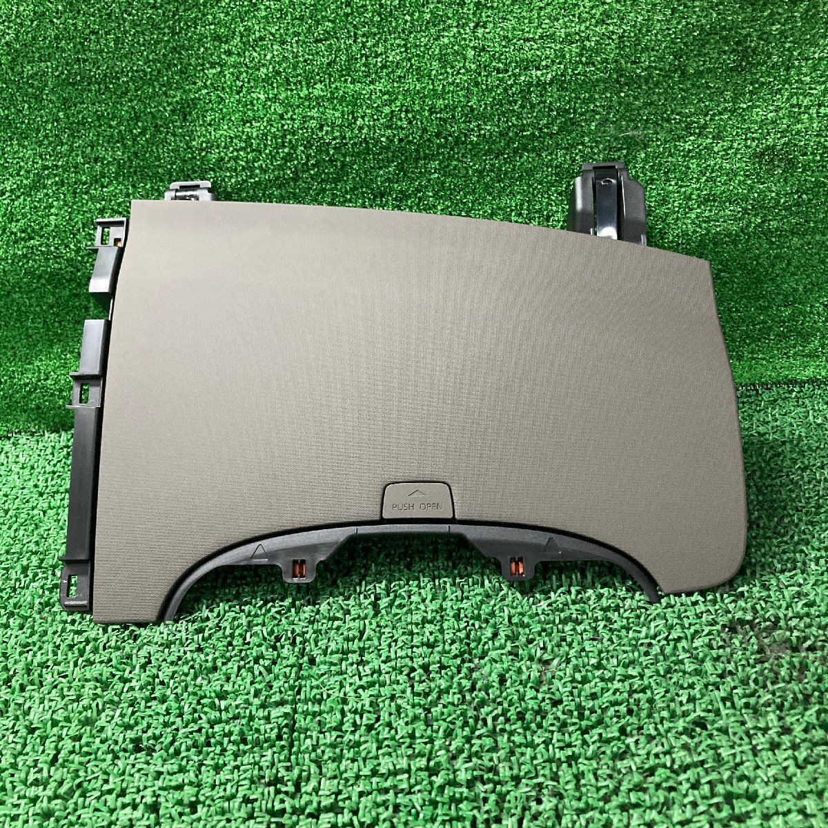 ♪♪シエンタ MXPL15G Z 小物入れ 運転席側 上部(W6809)♪♪拍卖