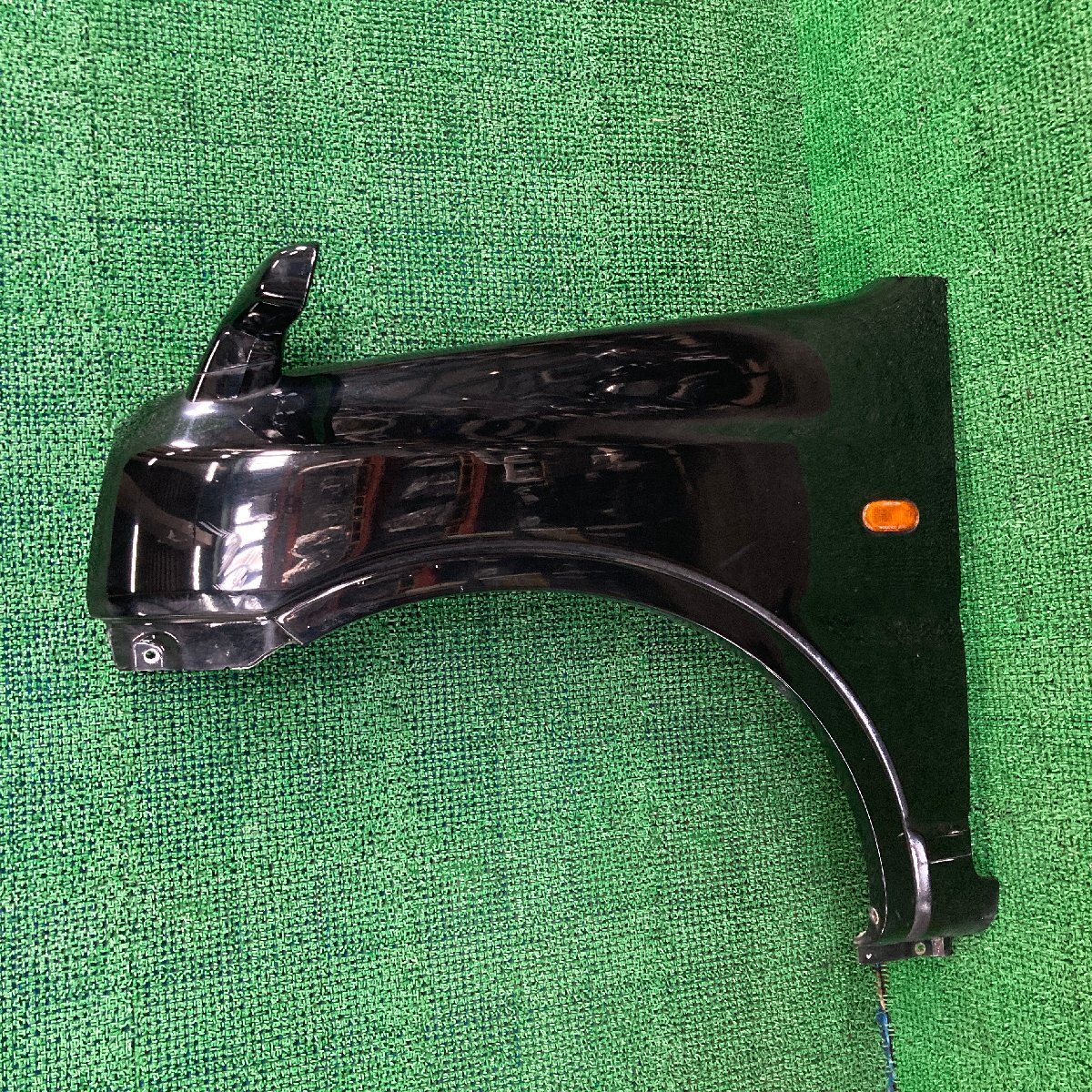 ♪♪ジムニー XG JB23W 左 フェンダー サイドパネル 白系から色替え 再塗装(W4001)♪♪拍卖