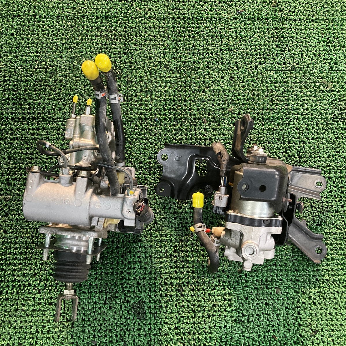 ♪♪カムリ レザーパッケージ AVV50 ABS アクチュエーター ポンプセット 47210-33190 47270-47030 47070-33030 ジャンク(W7110)♪♪拍卖