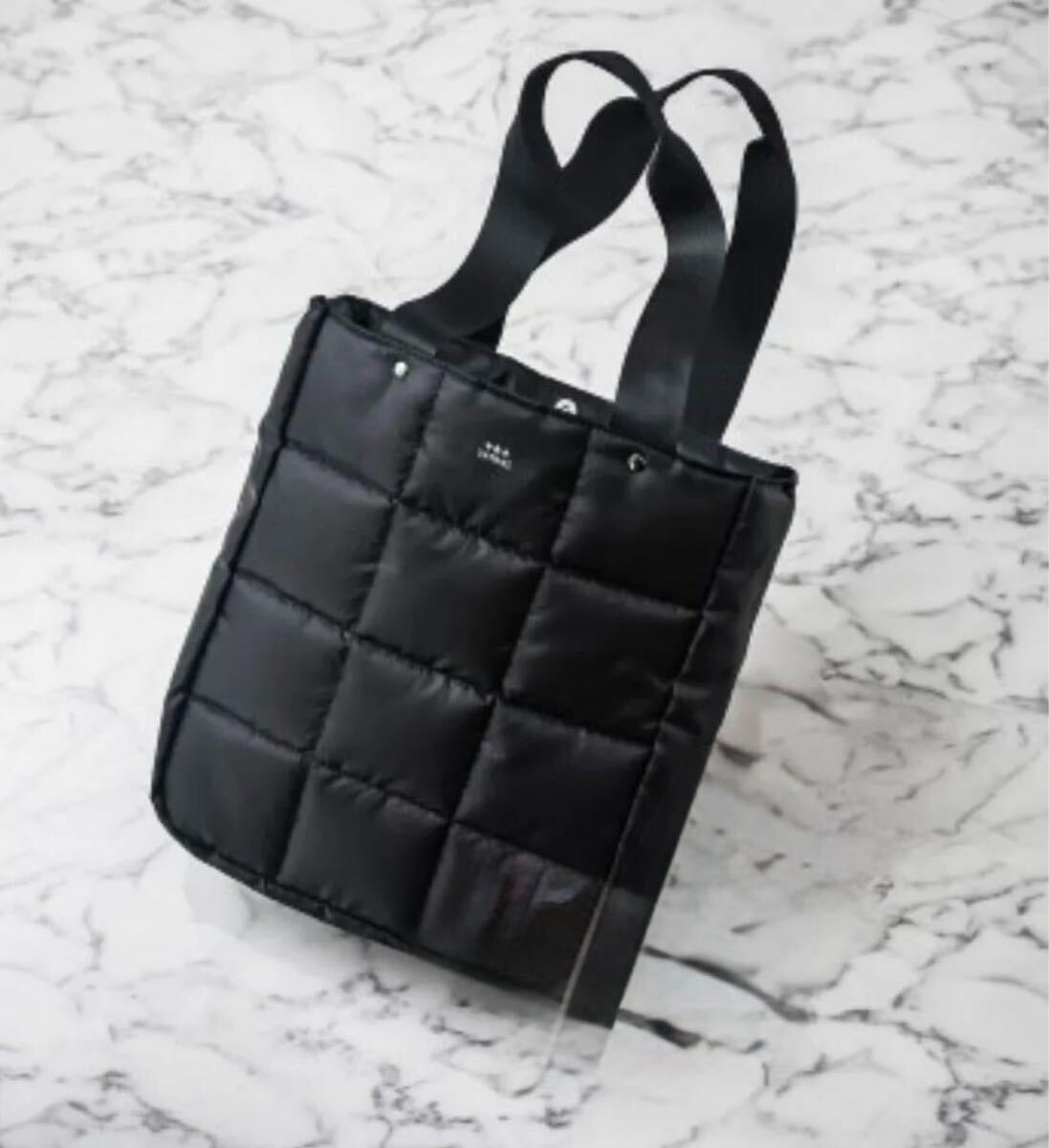 新品未使用 TATRAS 5ポケット トートバッグ ロゴ入り A4すっぽり キルティング風 たと タトラス拍卖