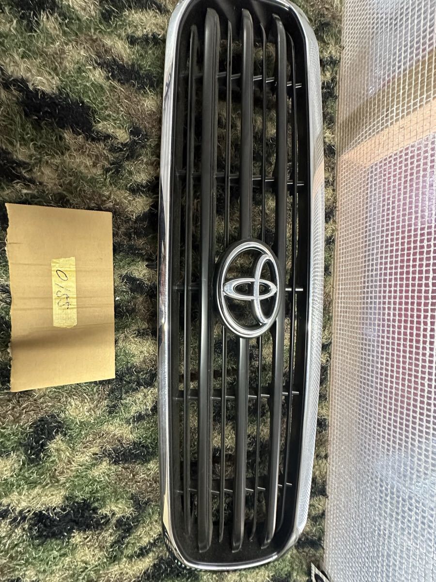 美品 値引き交渉可能 ランドクルーザー100フロントグリル HDJ101K ラジエーターグリル 2拍卖