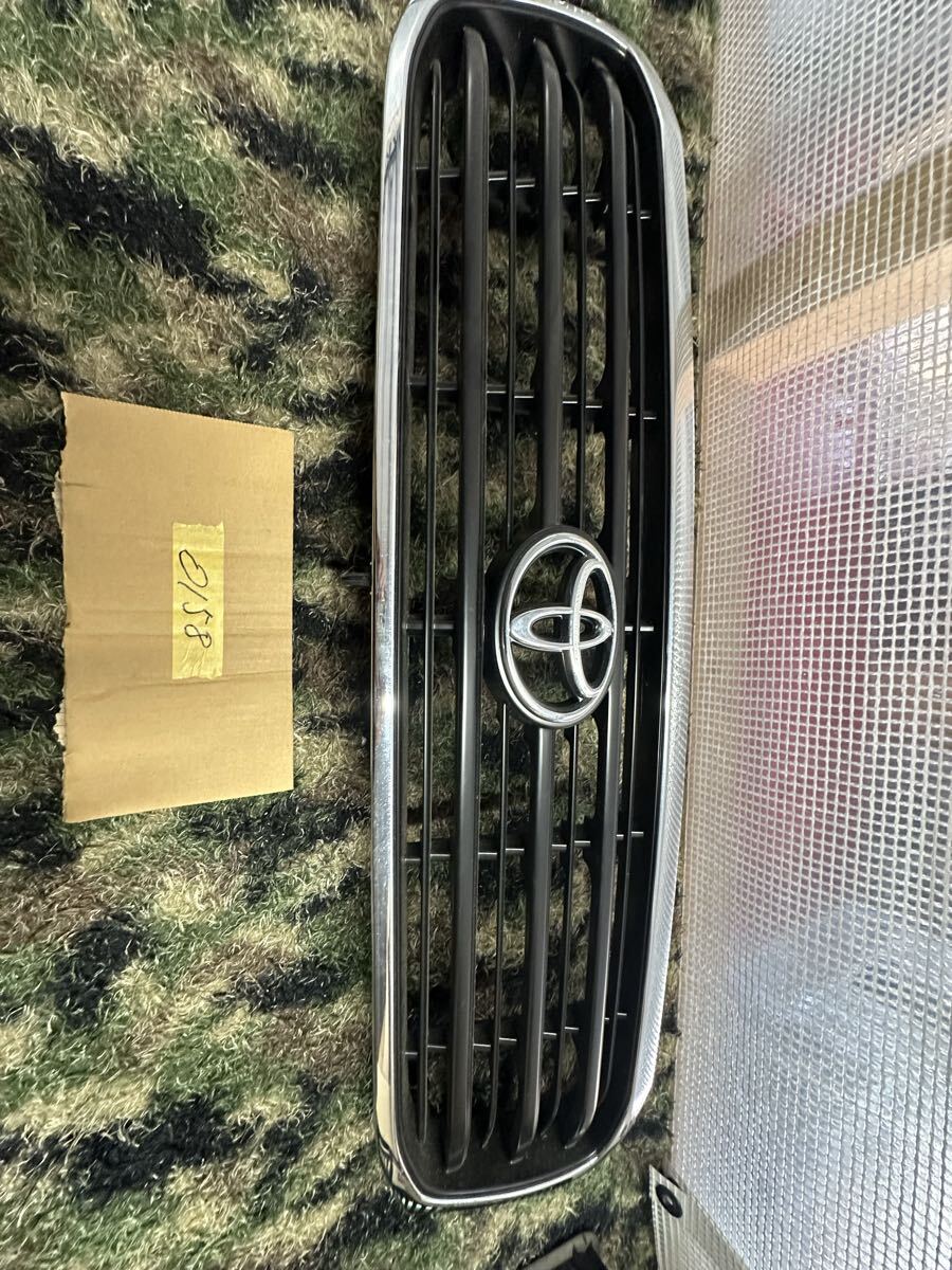 美品 値引き交渉可能 ランドクルーザー100フロントグリル HDJ101K ラジエーターグリル 5拍卖