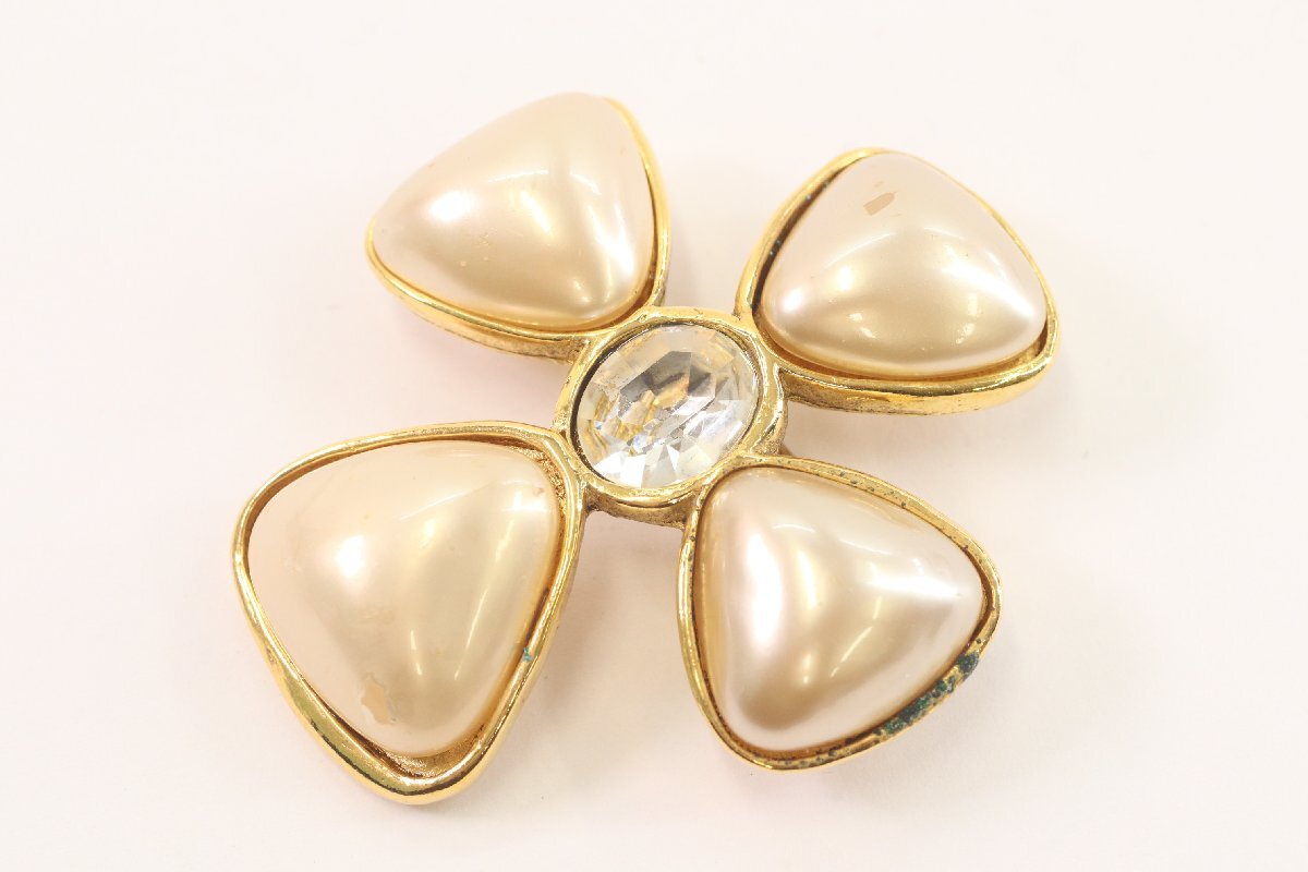 CHANEL シャネル 26 フェイクパール ブローチ カラーストーン ゴールドカラー ヴィンテージ レディース アクセサリー 3535-K拍卖