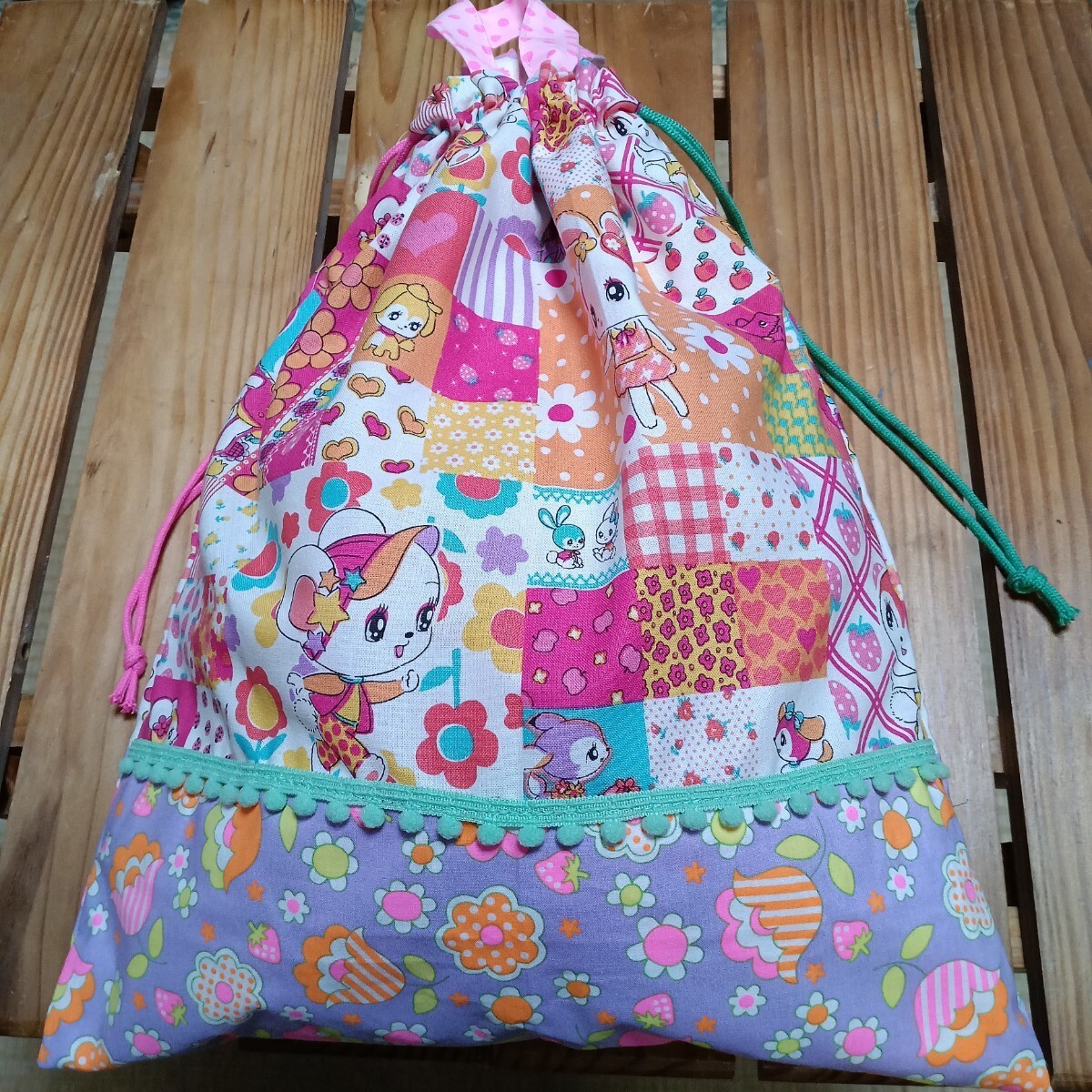 入園入学準備 ハニーチューン 体育着袋 お着替え袋 巾着袋 女の子 ゆめかわ ハンドメイド 体操服袋 体操着入れ 体操着袋 昭和レトロ拍卖