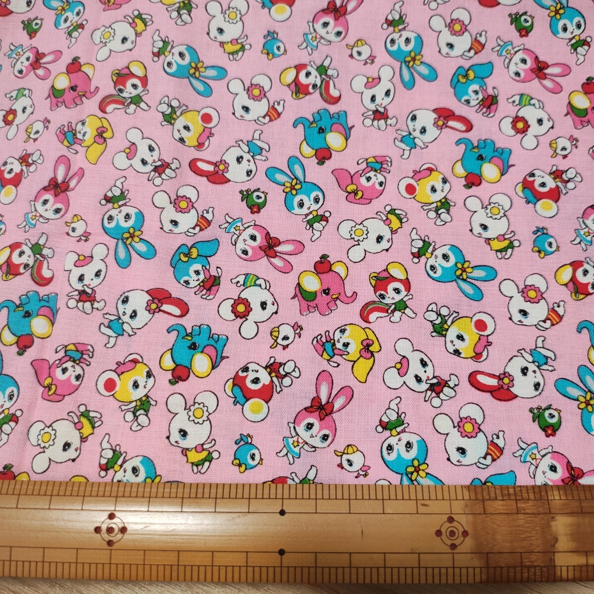 ハニーチューン シーチング生地 レトロアニマル 昭和レトロ ルシアン 布拍卖