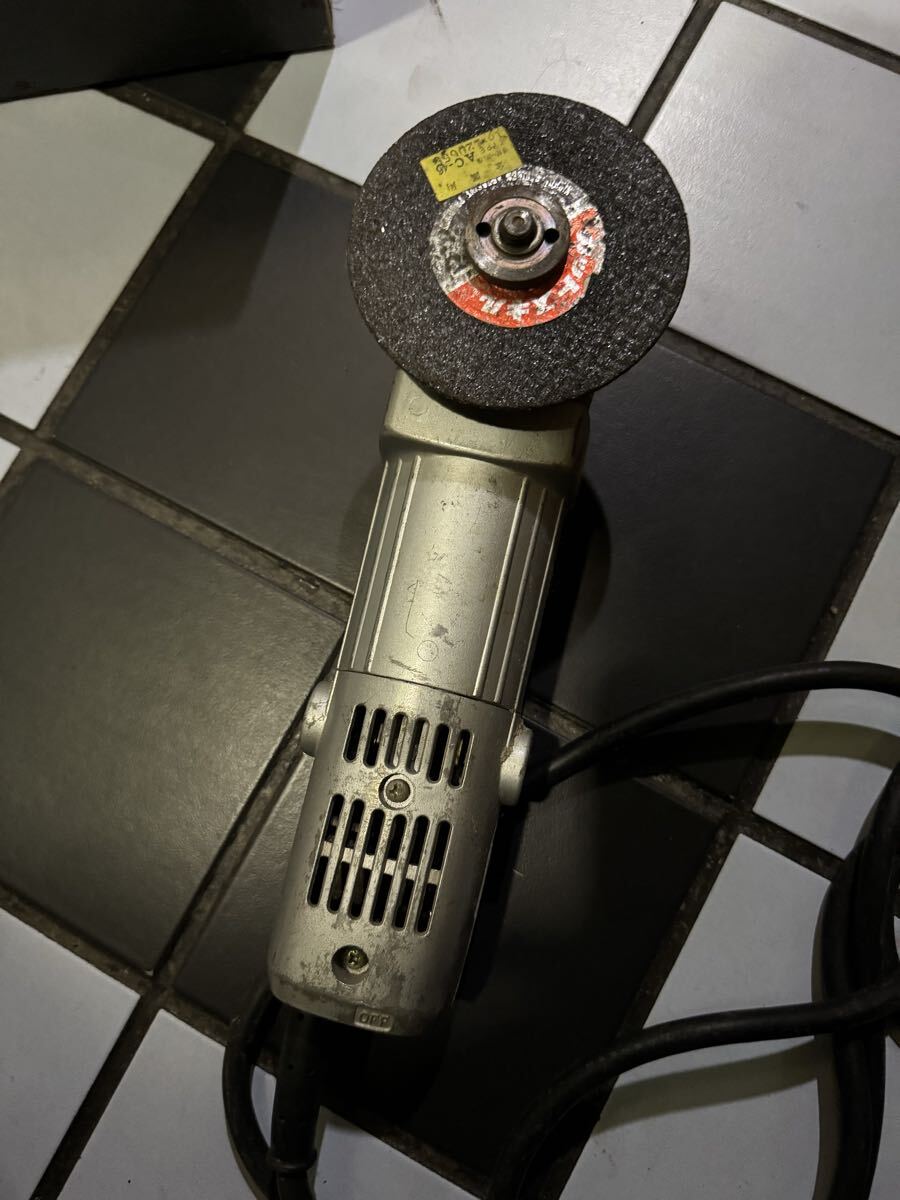 日立製のディスクグラインダー「DA-100C」 電動工具 91-18271 札幌手渡し可能拍卖