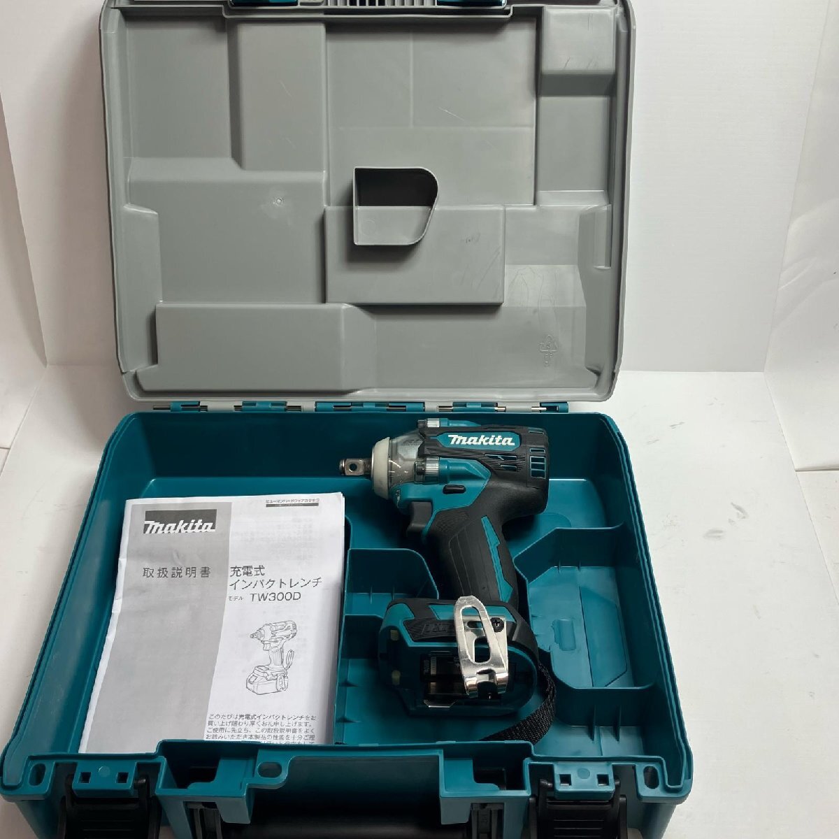 MAKITA マキタ 工具 インパクトレンチ TW300D ケース付 未使用に近い拍卖