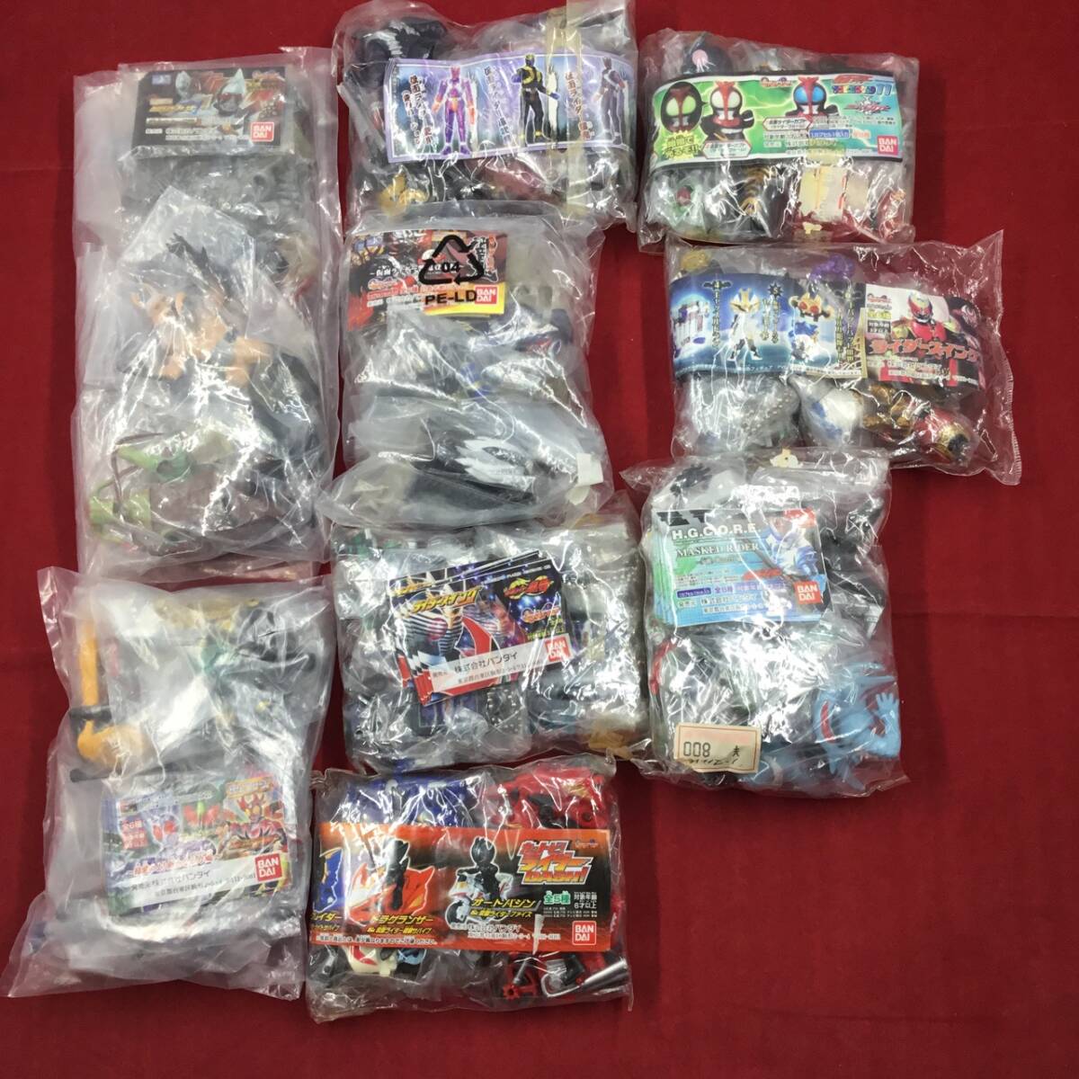 バンダイ ガシャポン HGシリーズ 仮面ライダー 響鬼 アギト ブレイド カブト 龍騎 キバ いろいろ まとめて 57点セット拍卖