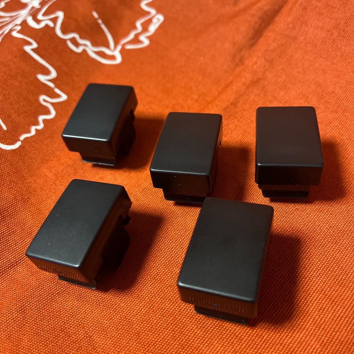 SUZUKI スズキエブリイ DA17型(ワゴン&バン)スズキ車共通(純正)スイッチホールカバー 5個セット 新車外し 拍卖