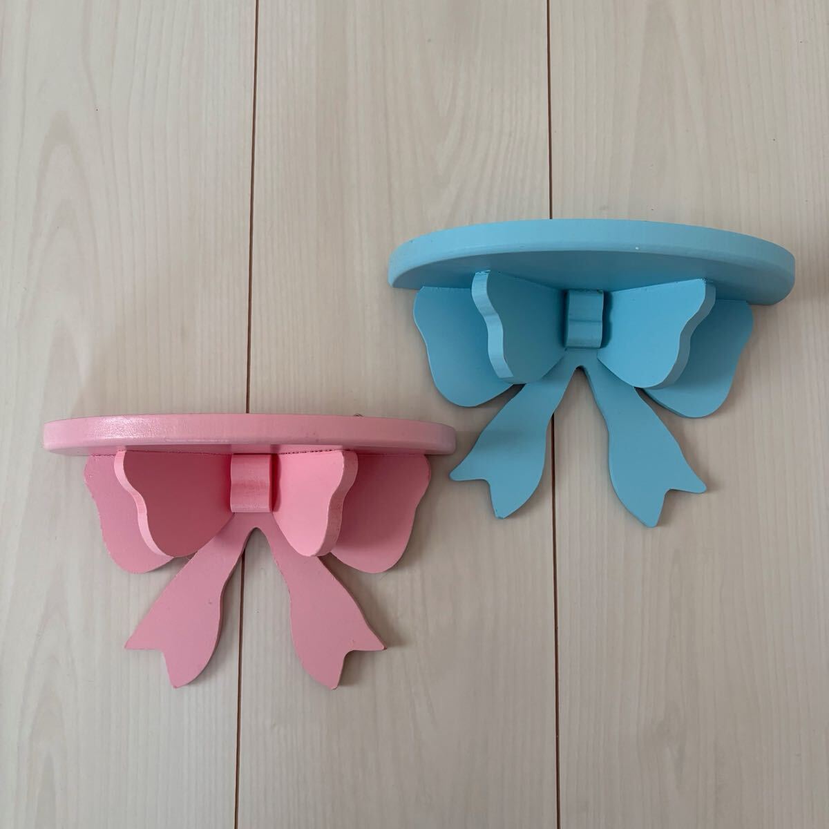 ファンシー リボン ウォールシェルフ 2個セット拍卖