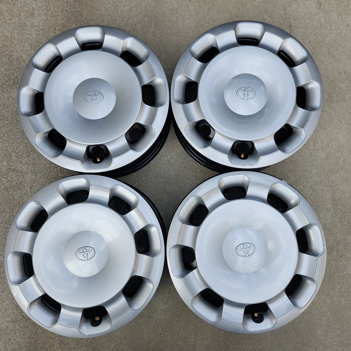 シエンタ 純正ホイール 4本セット ホイールキャップ付 新車外し拍卖