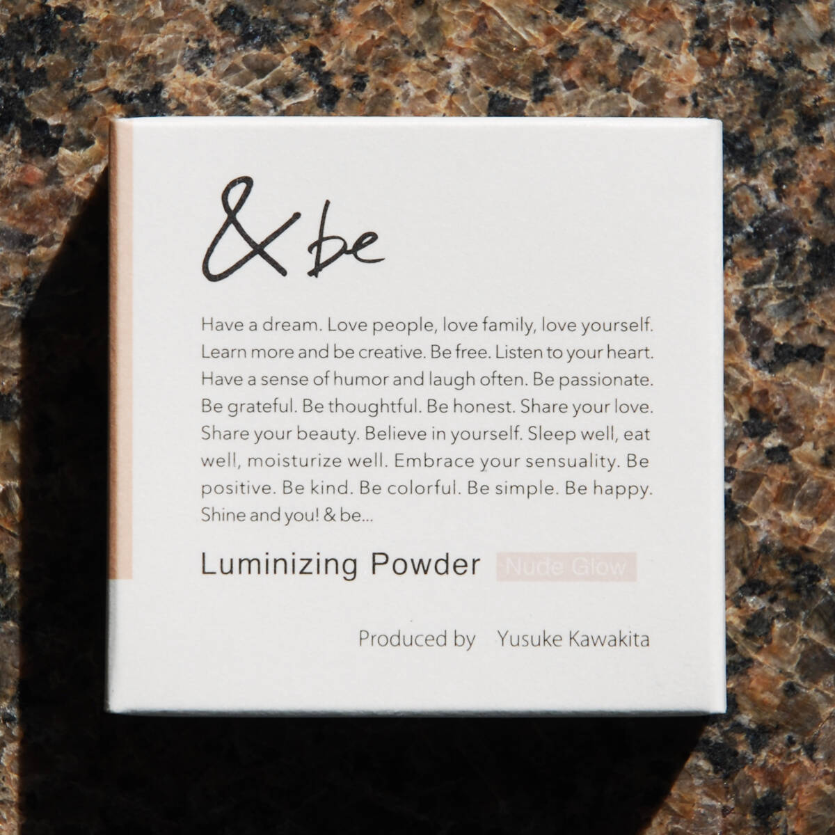&be アンドビー ルミナジングパウダー ヌードグロウ拍卖