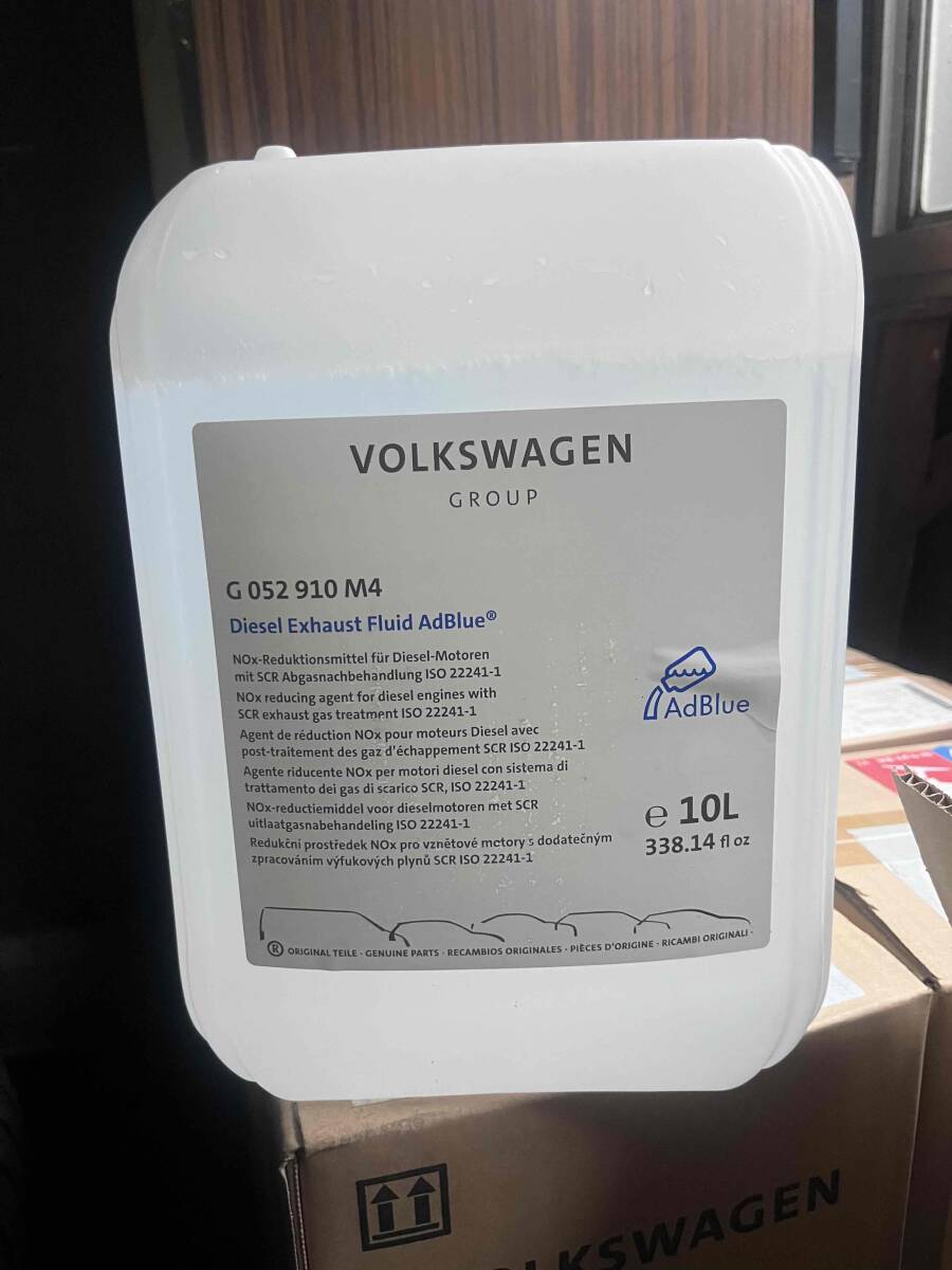 ●未開封●早いもの勝ち● 在庫10個のみ フォルクスワーゲン(Volkswagen) 純正 アドブルー 10L ディーゼル車用 G052910M4 送料無料拍卖