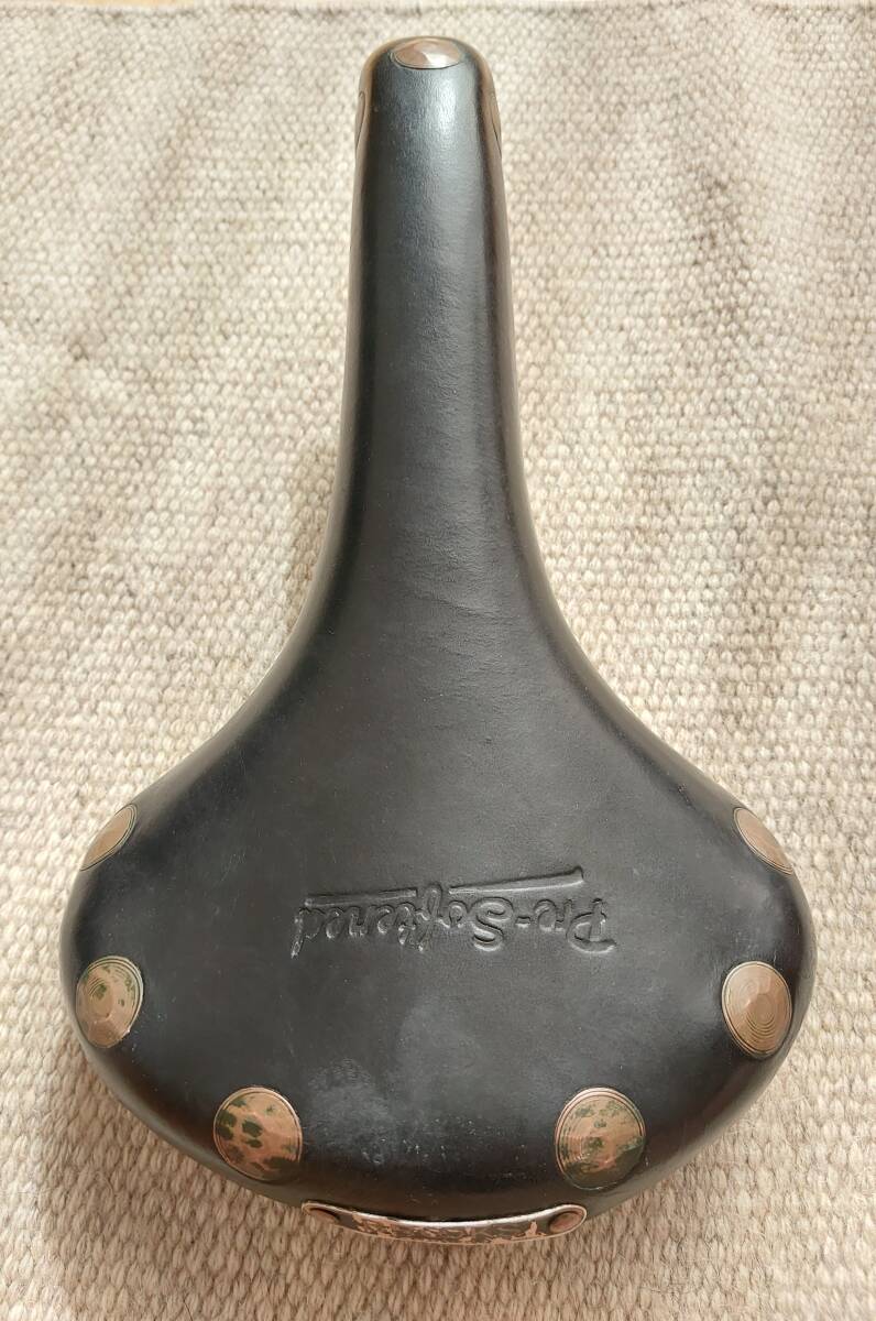 251001_510_36>BROOKS ブルックス 黒 大鋲 プロフェッショナル 革サドル Pre-Softened 刻印>ランドナー 英国 ブルプロ拍卖