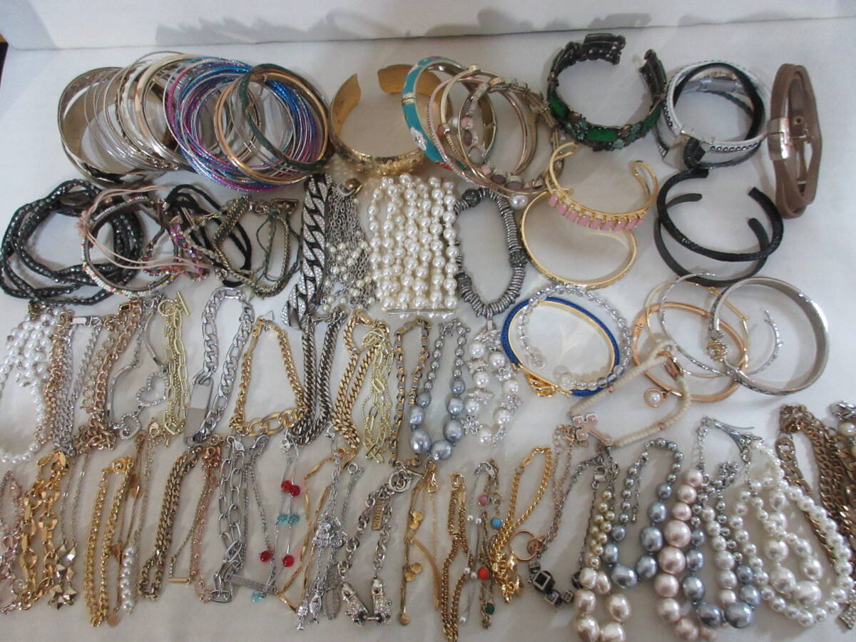 *100円~【お買得品】素材/デザイン色々 ゴールド・シルバーカラー ブレスレット バングル 100点超 大量 おまとめセット フリマ等に*K-04拍卖