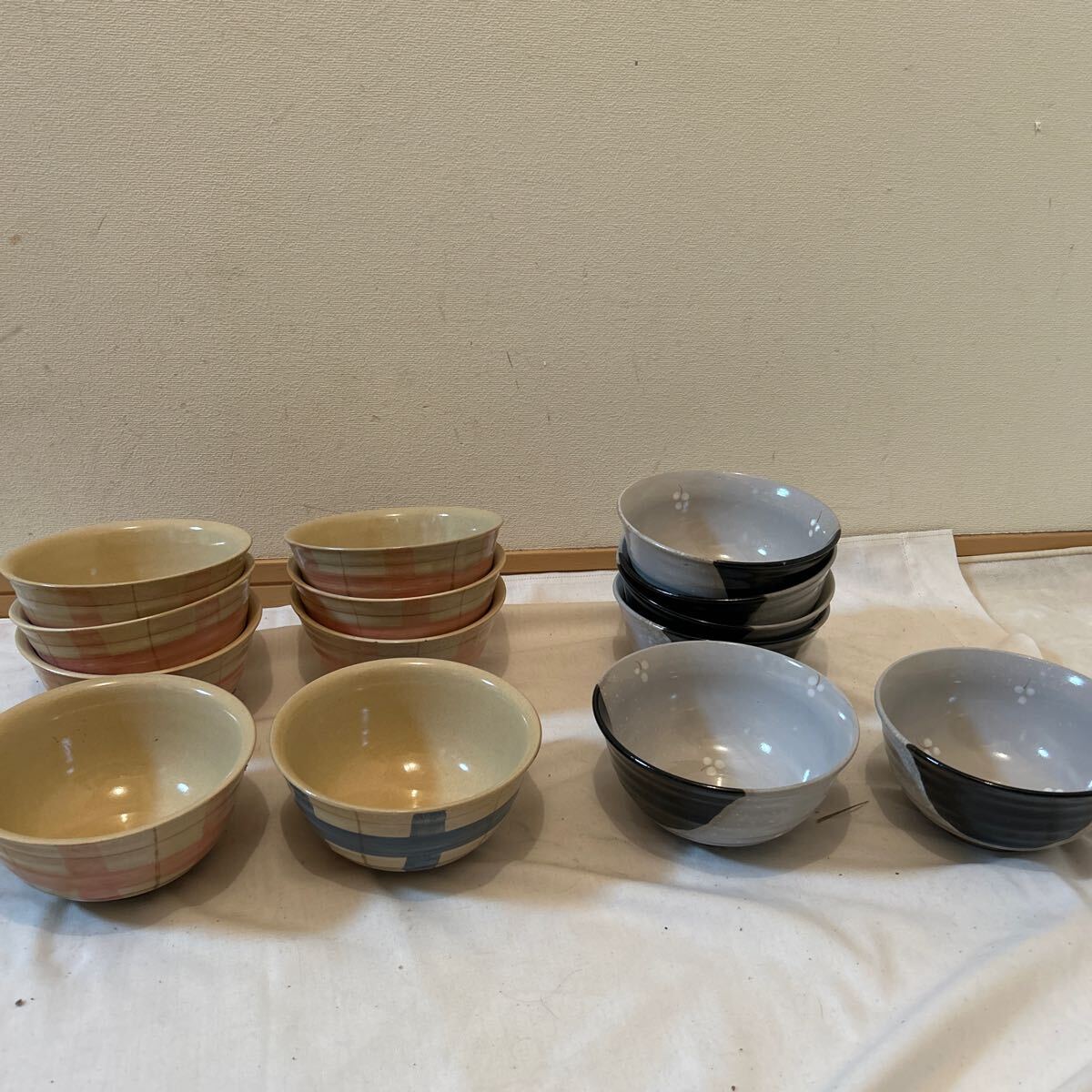 【美品】和モダン 丼 14点セット 直径約17cm 高さ9cm 陶器製 モノトーン8点 + 土物風6点 大鉢/サラダボウルにも! まとめ売り」拍卖