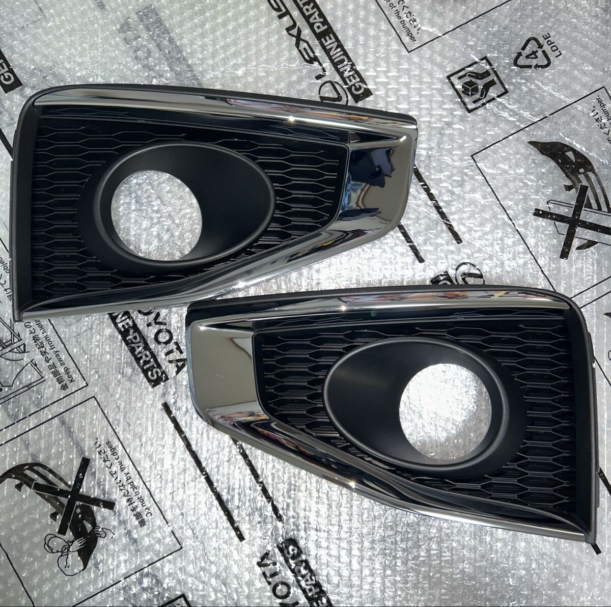 ☆未使用新品☆ NISSAN 日産 E52 エルグランド 純正 フロントバンパー フォグカバー フォグランプ フィニッシャー 左右セット 左右拍卖