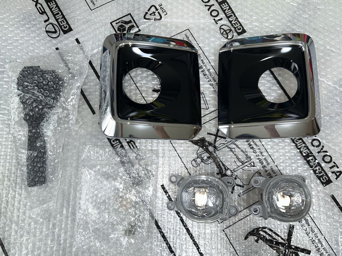 ☆未使用新品☆ DAIHATSU ダイハツ 純正部品 ハイゼットカーゴ S700V S710V LED フォグランプキット 純正 カスタム 修理等に拍卖