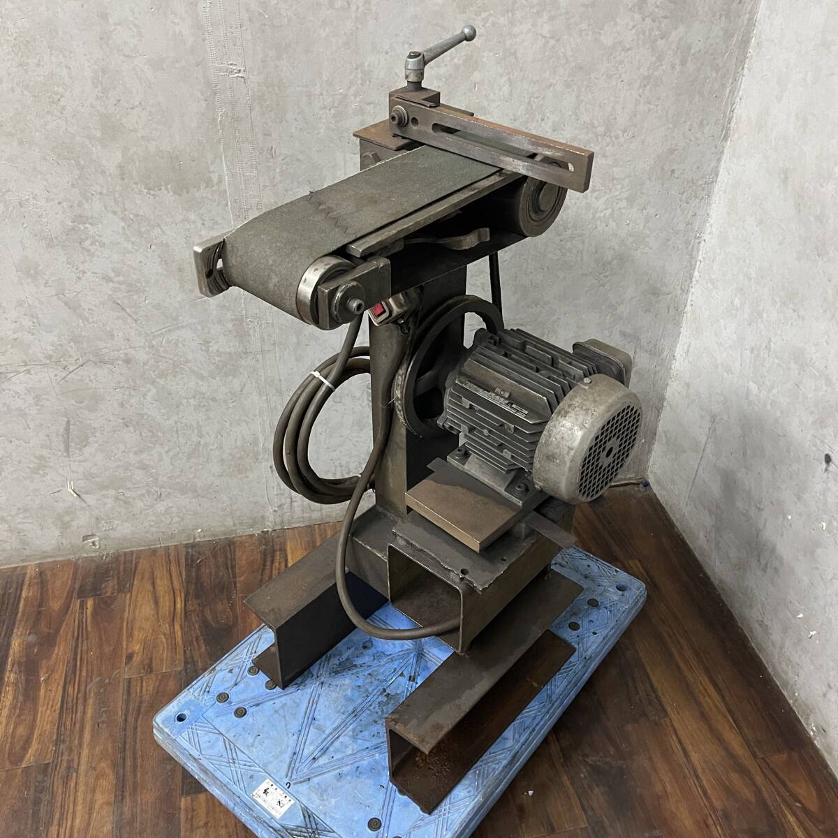 ww4/99 ベルトグラインダー ベルトサンダー W41×D50×H88cm 三相200Ⅴ 動作確認済 研磨機 研削 鉄工 化工 仕上げ 工業★直接引取限定◎拍卖