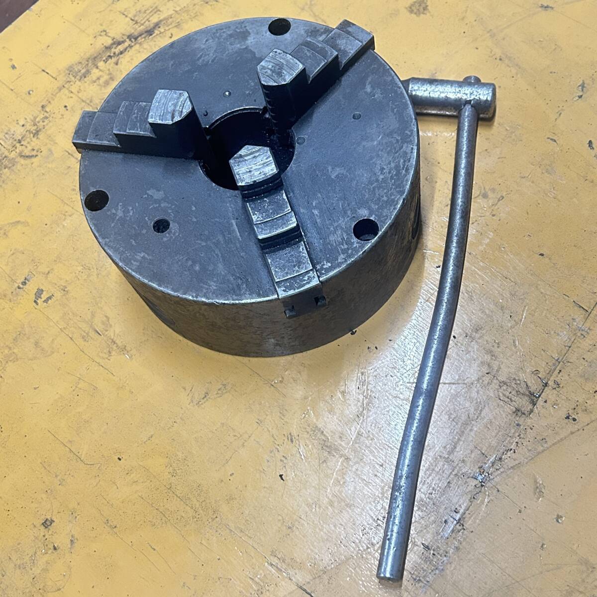 ww5/8 三つ爪 スクロールチャック 旋盤チャック 直径2000mm 中古 工具 旋盤 三つ爪チャック 丸材 クランプ スクロール 道具 ★直接引取歓迎拍卖