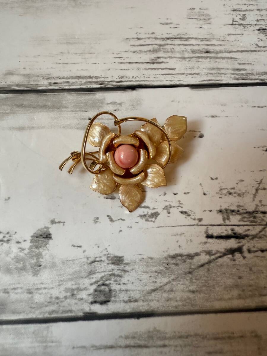 未使用★珊瑚 サンゴ ブローチ アクセサリー 本珊瑚拍卖