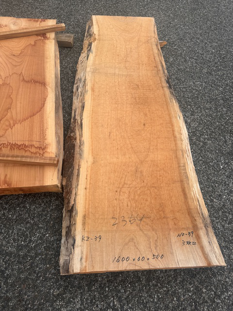4-1200-2025文)【貴重】銘木 欅 ケヤキ けやき 乾燥 杢 無垢板 一枚板 看板 テーブル カウンター材 天板耳付板拍卖