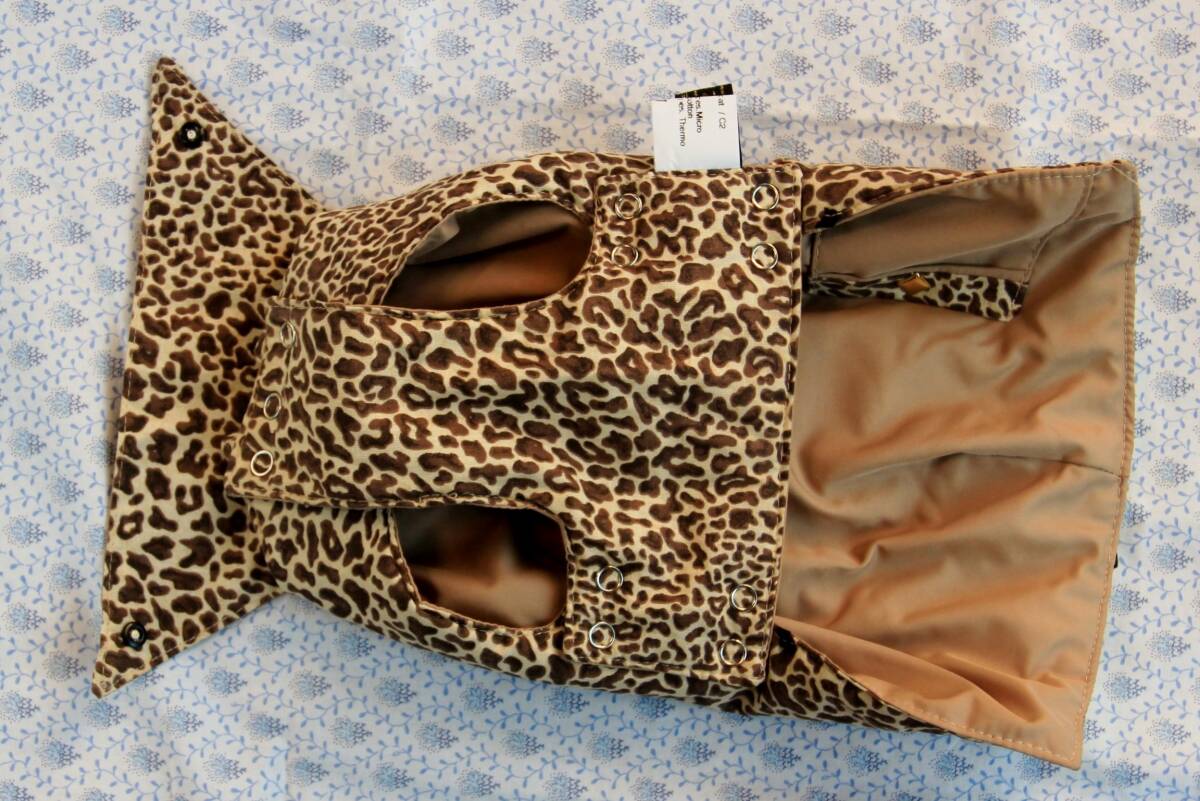ドッグコート ヒョウ柄 リバーシブル 小型犬用 Suzy's (ベルギー製) 中古拍卖