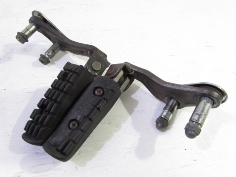 SR400 RH01J 希少!! 純正 フロントステップ 左右SET 当時物 お買い得!! 検※ 1JR SR500 2J2 SR250 RH01J 2H6 WM SR600 1JN 166D32拍卖