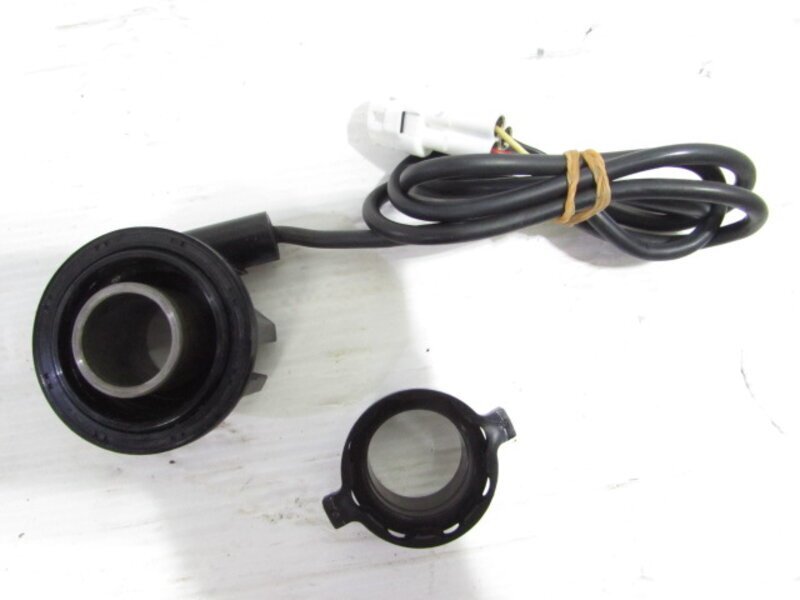 XJR1300 RP03J 大人気!! 純正 スピードメーターセンサー メーター動作OK 検※ RP17J RP01J RP021 XJR1200 XJR1200R 4KG SP 166A22拍卖