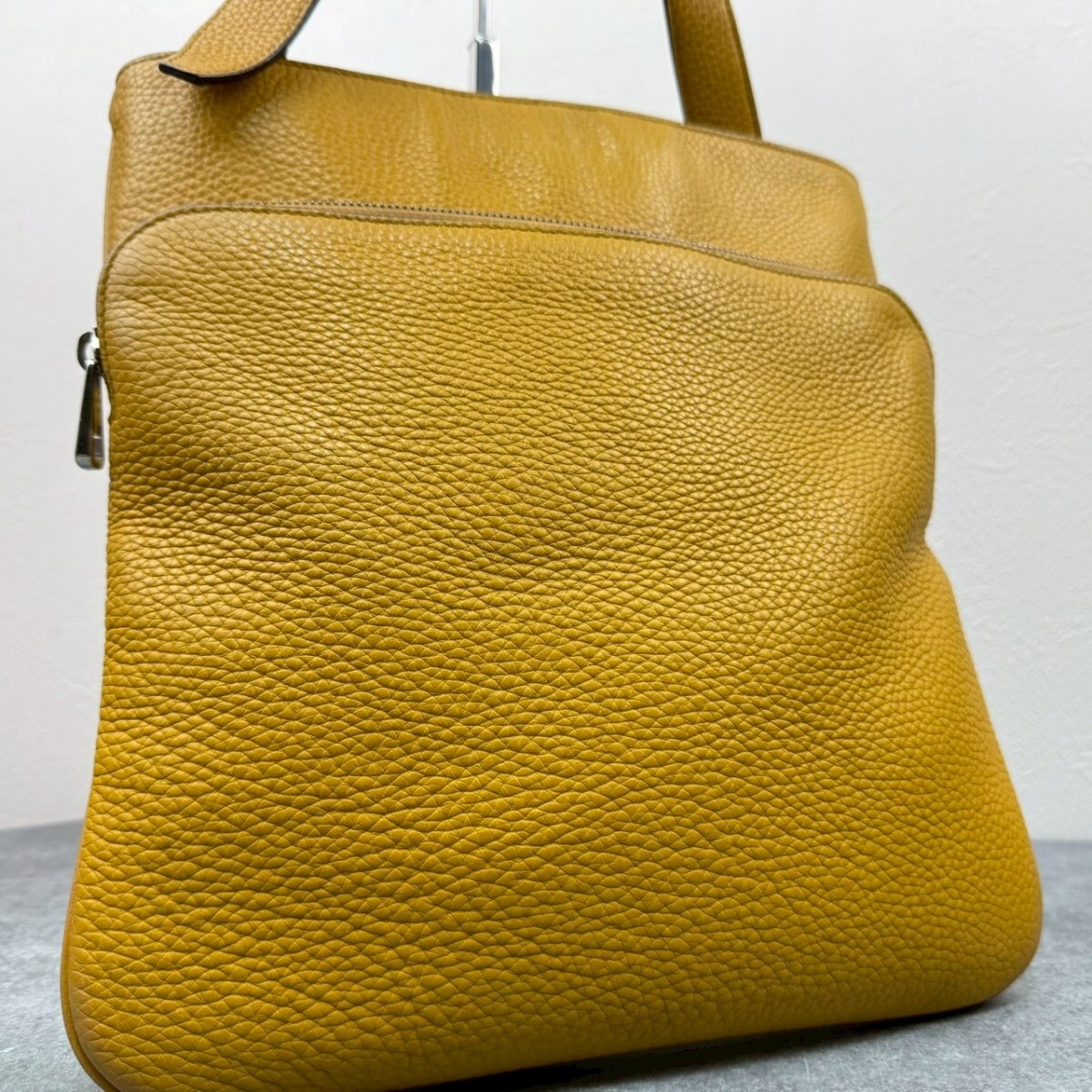 【現行近/美品】バリー BALLY ショルダーバッグ メッセンジャー クロスボディ ビジネス メンズ シボ革 レザー 本革 イエロー 斜め掛け拍卖