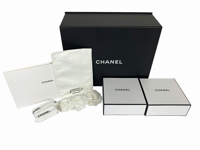 CHANEL / シャネル 空箱 マグネット式 付属品付き リボン 花 セット売り ギフトボックス ブラック/ホワイト拍卖