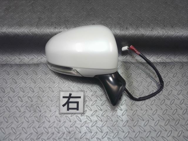 トヨタ(TOYOTA)※同梱不可※プリウス ZVW30 右サイドミラー 右ドアミラー カラー070 品番 87910-47140 リモコンミラー電動格納拍卖