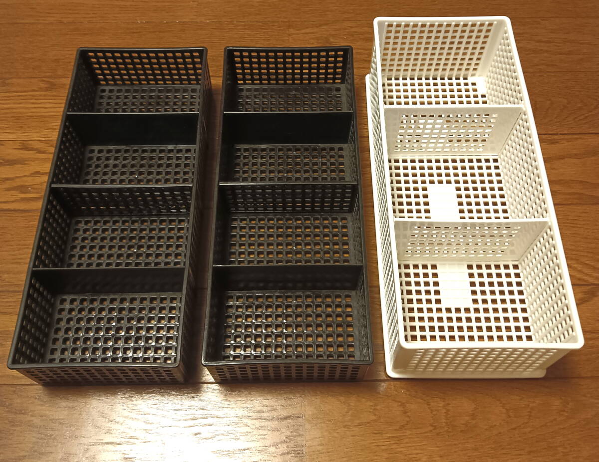 美品 カセットテープ収納ケース 1つ16本×3の計48本収納 軽量 昭和レトロ 縦29㎝、横36㎝(3列)、高さ5.4㎝(黒) 高さ8㎝(白)拍卖