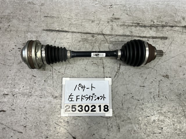 VW パサート 3CCZE 左フロントドライブシャフト 左側 CZE B8 セダン TSIハイライン LC9X 3Q0407271AA 0-5 016872拍卖