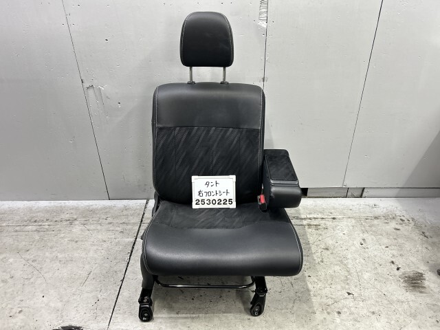タント LA600S 運転席 右 フロント シート ブラック ハーフレザー FZ10 アームレスト付 後期 カスタムX トップエディションSA ケン 016916拍卖