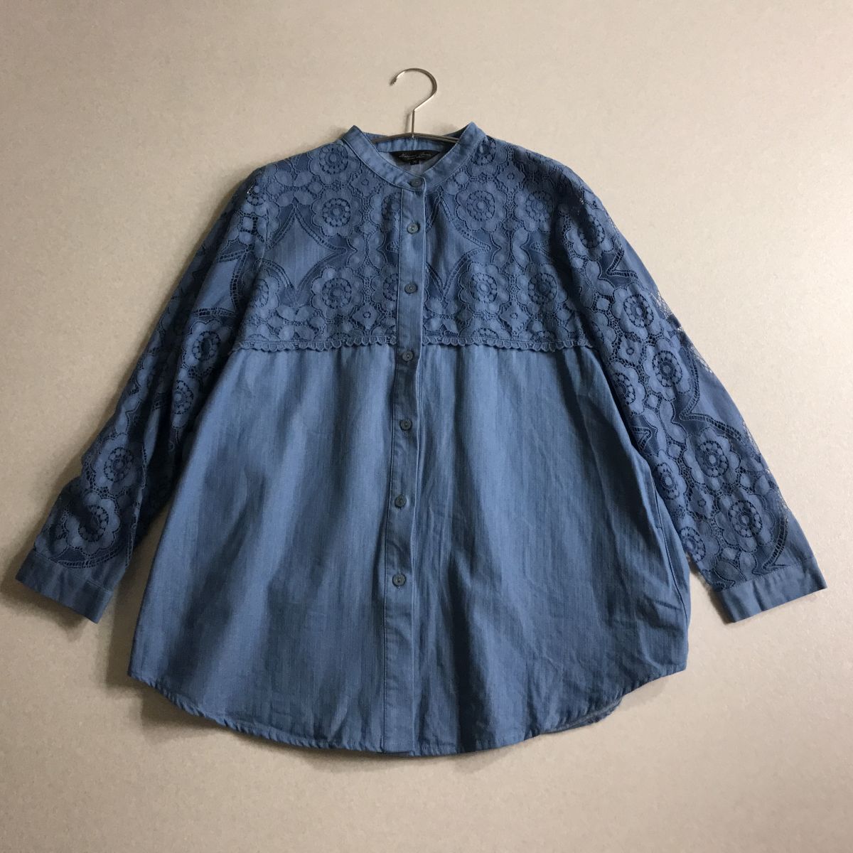 ☆ Natural basic おしゃれデザイン レース使い バンドカラー ブラウス拍卖