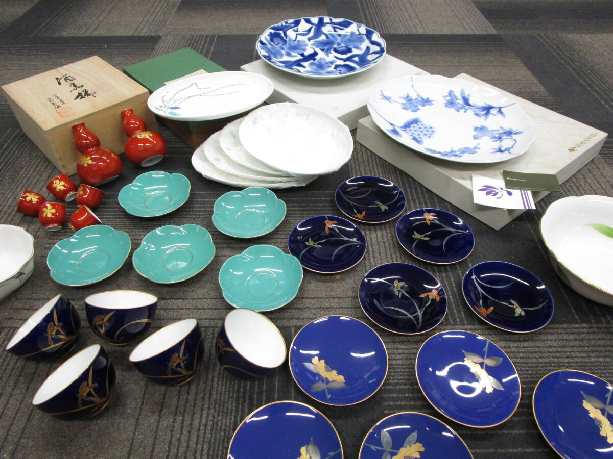 【必見】 香蘭社 深川製磁 和食器 36点 大量 まとめ 湯呑 銘々皿 茶器 大皿 金彩 酒器拍卖