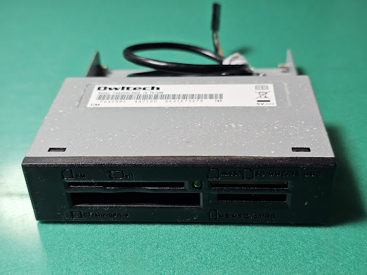 中古 オウルテック、3.5インチベイ内蔵型USBカードリーダー FA405MX 現状品拍卖