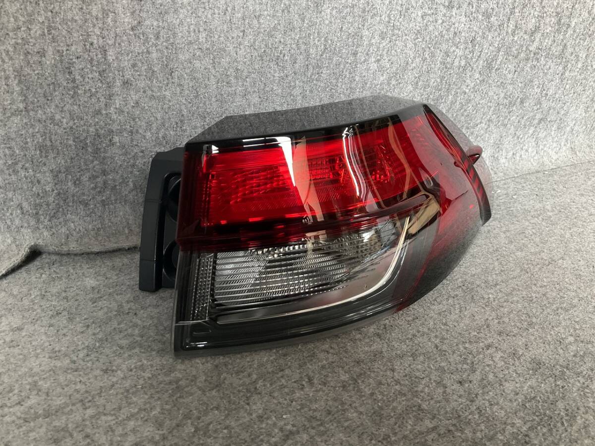 5462 カローラクロス ZVG10/ZSG10 テールレンズ LED 右 ☆拍卖