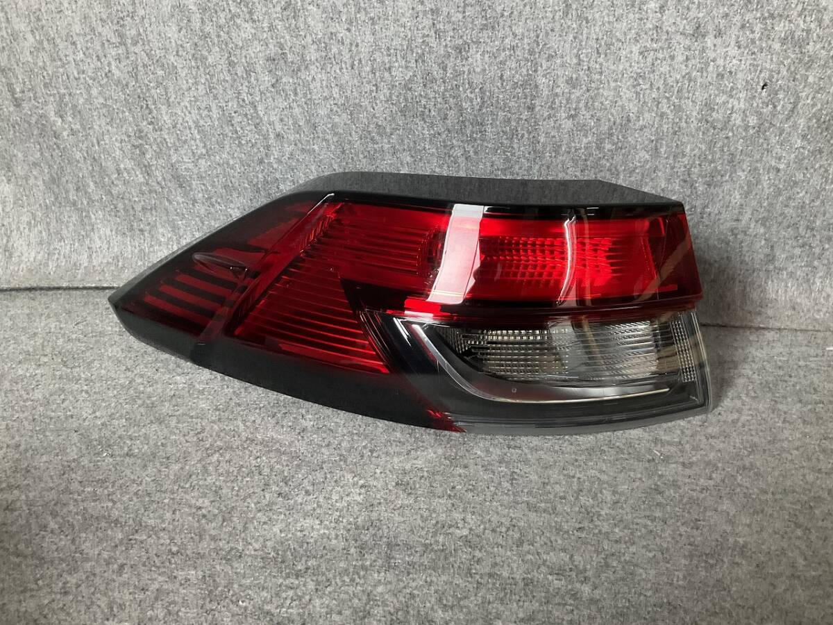 5463 カローラクロス ZVG10/ZSG10 テールレンズ LED 左 ☆拍卖